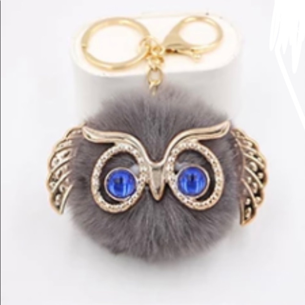 NWT Owl Faux Fur Gray Rose Gold Pom Pom Purse Keychain